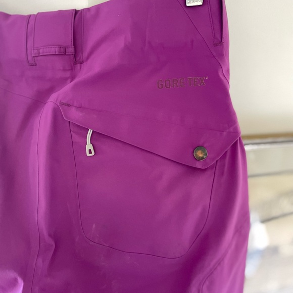 Patagonia Women’s Ski Pants - Picture 7 of 7
